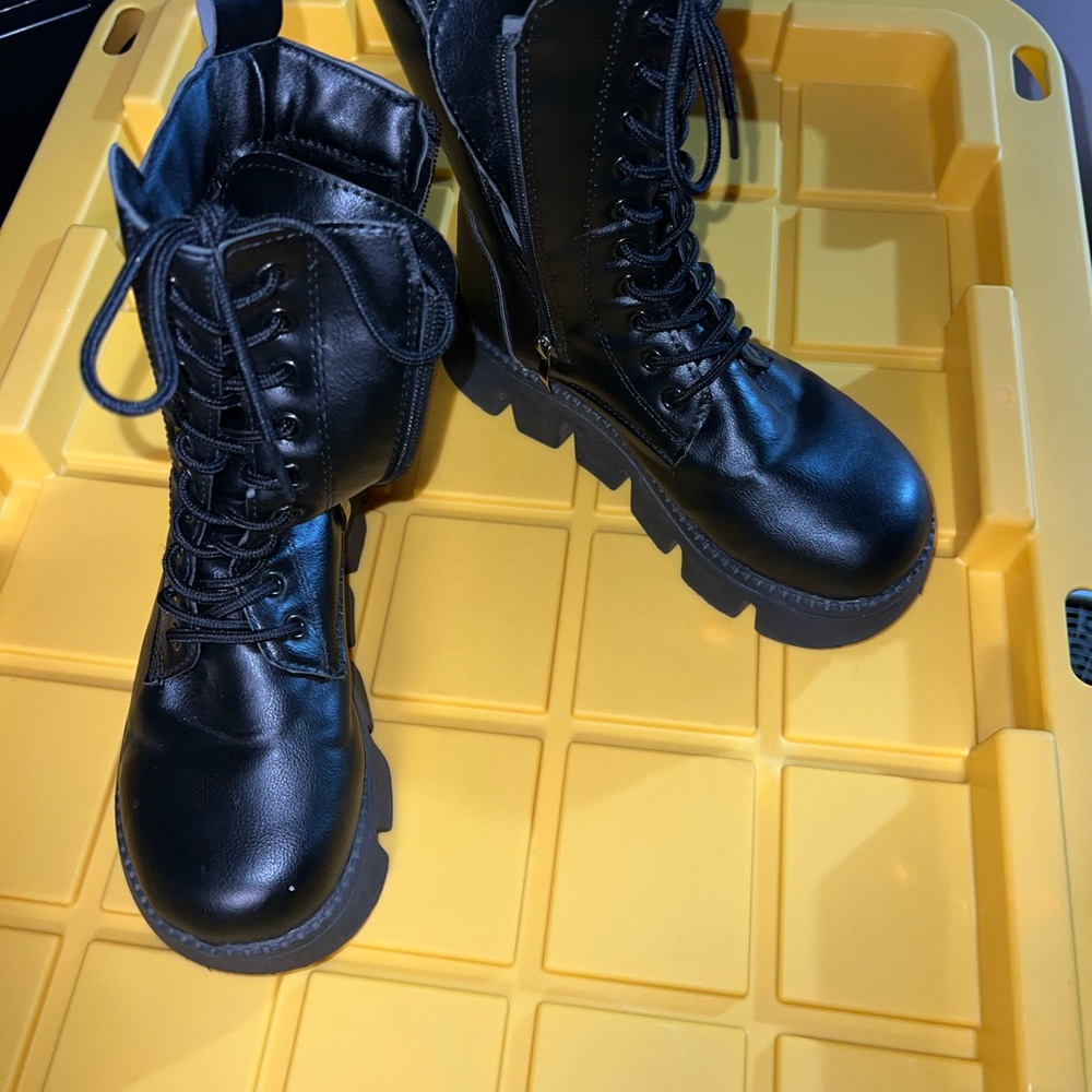 Kaiser Black  Lace-Up Boots